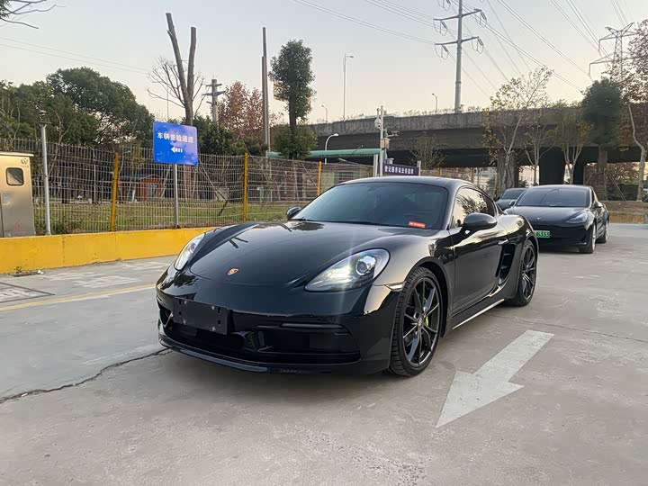 Фото 1 - Porsche 718