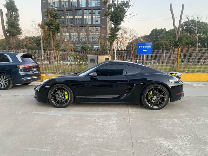 Фото 3 - Porsche 718