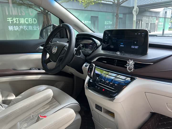 Фото 11 - Buick GL8 ES