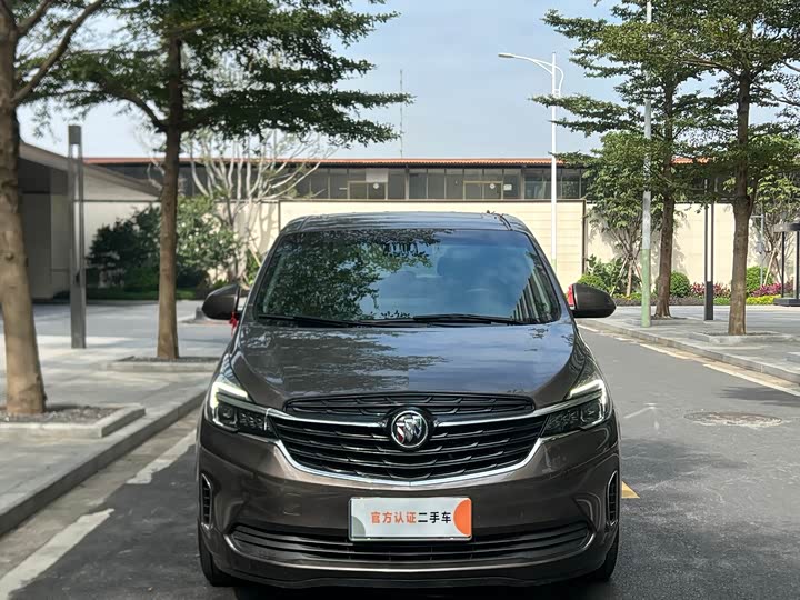 Фото 2 - Buick GL8 ES