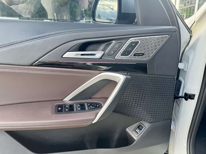 Фото 12 - BMW X1