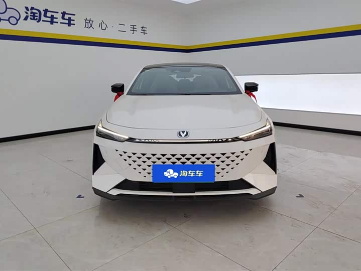 Фото 2 - Changan UNI-V Hybrid
