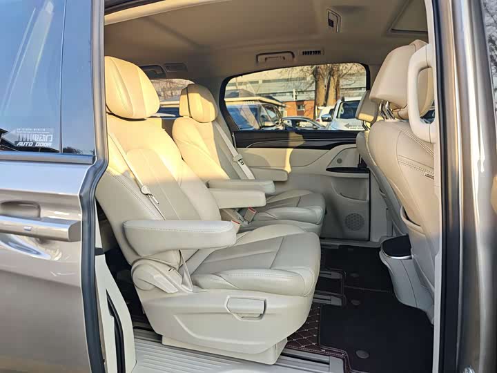 Фото 15 - Buick GL8 ES