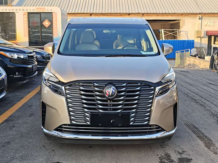 Фото 2 - Buick GL8 ES