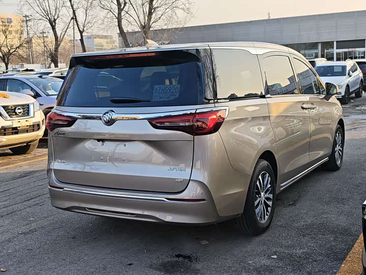 Фото 5 - Buick GL8 ES