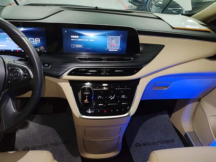 Фото 13 - Buick GL8 ES