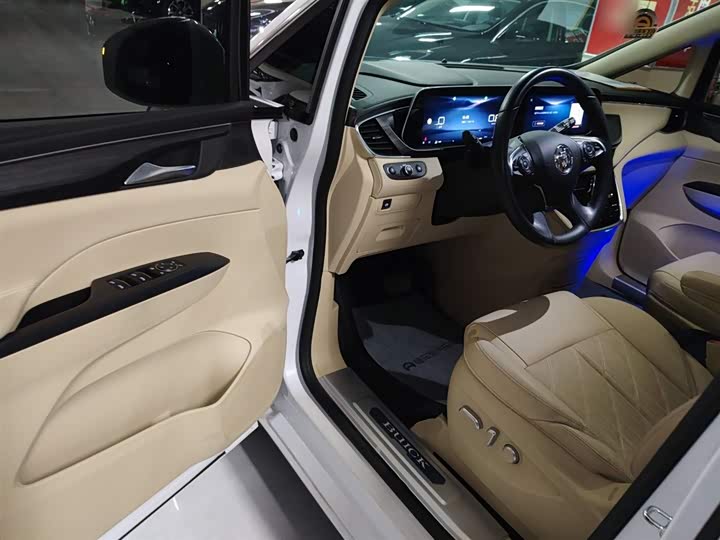 Фото 16 - Buick GL8 ES