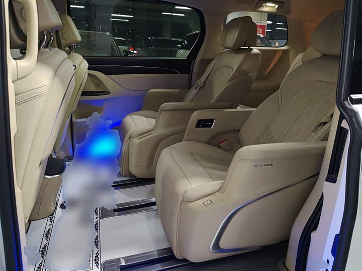 Фото 17 - Buick GL8 ES