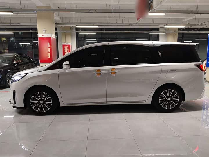 Фото 5 - Buick GL8 ES