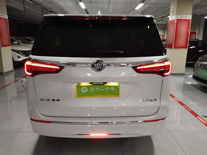 Фото 6 - Buick GL8 ES