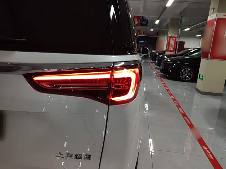 Фото 8 - Buick GL8 ES