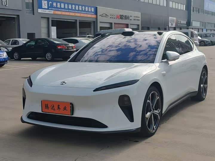 Фото 1 - Nio ET5