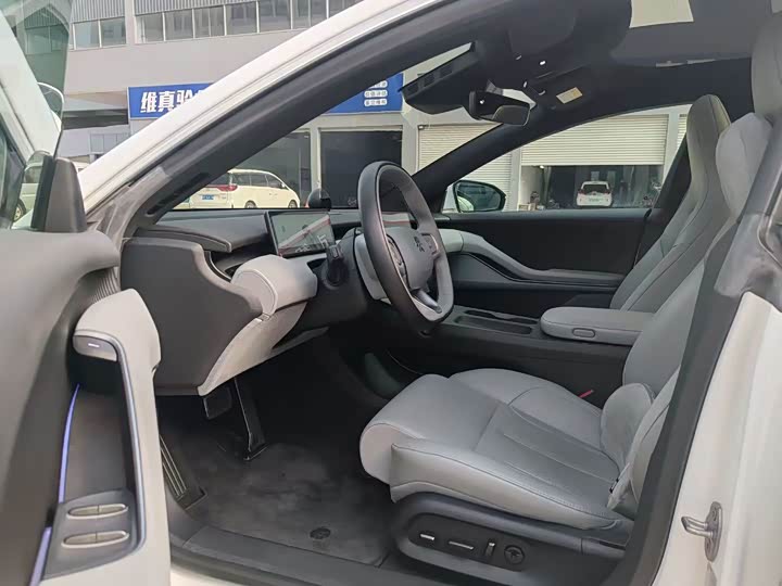 Фото 2 - Nio ET5