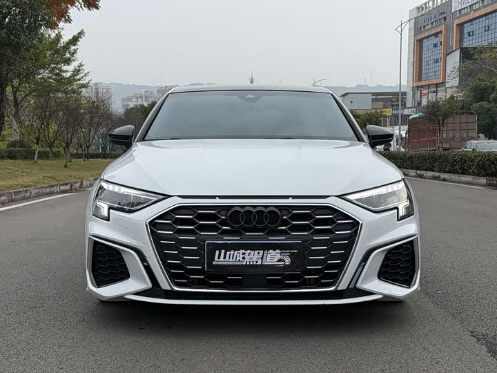 Фото 2 - Audi A3