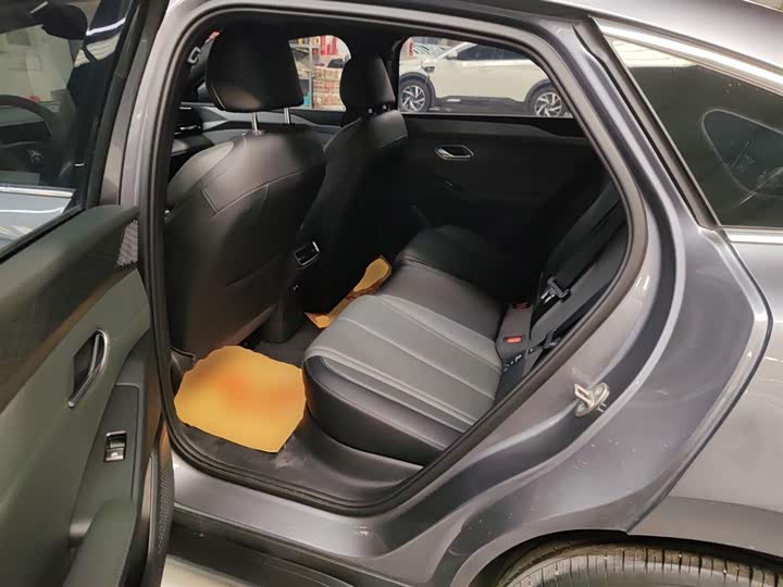 Фото 14 - BYD Qin L