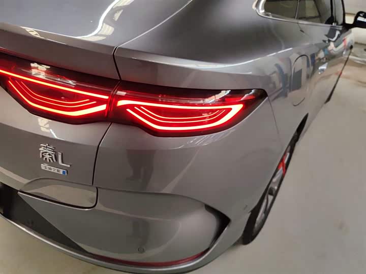 Фото 24 - BYD Qin L