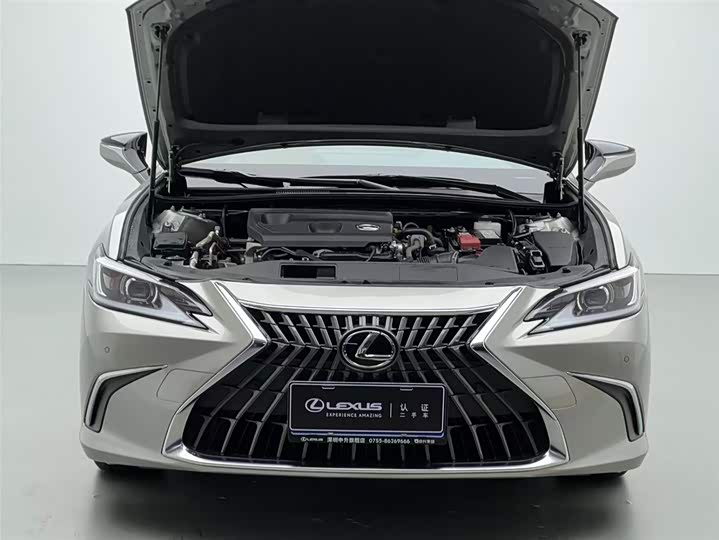 Фото 3 - Lexus ES