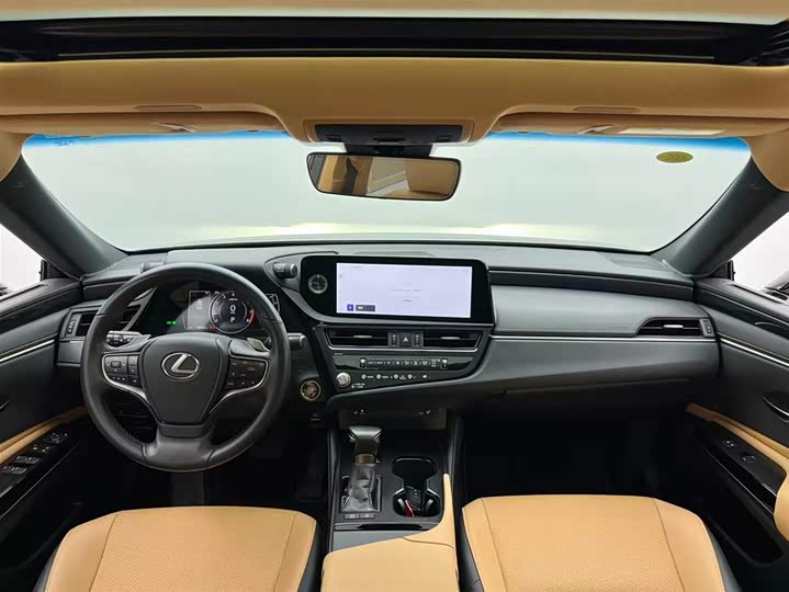 Фото 4 - Lexus ES