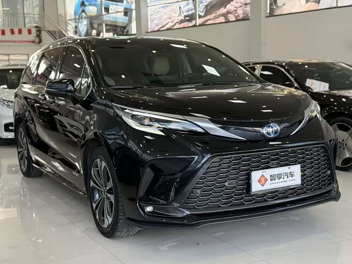 Фото 3 - Toyota Granvia