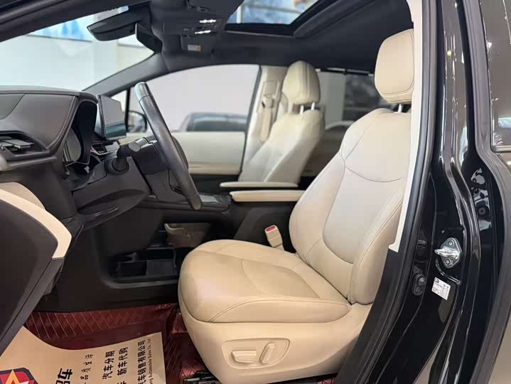 Фото 8 - Toyota Granvia