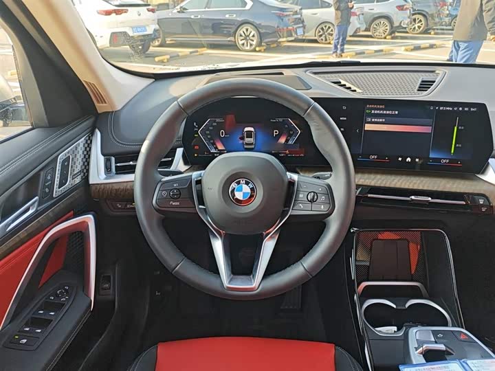 Фото 11 - BMW X1