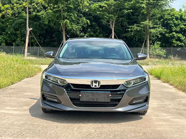 Фото 2 - Honda Accord