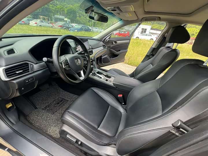 Фото 5 - Honda Accord