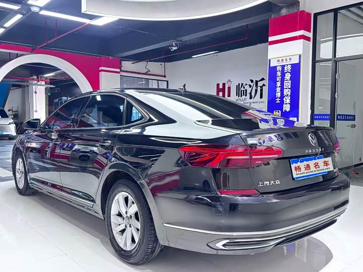 Фото 7 - Volkswagen Passat