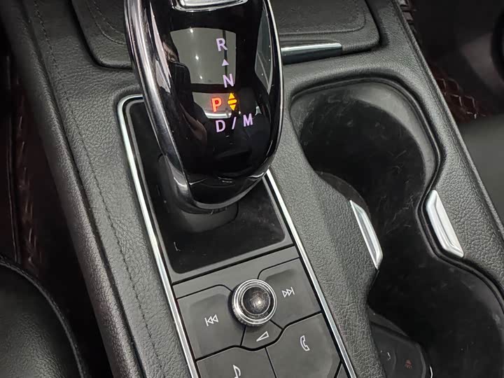 Фото 13 - Cadillac XT4