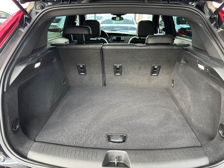 Фото 14 - Cadillac XT4