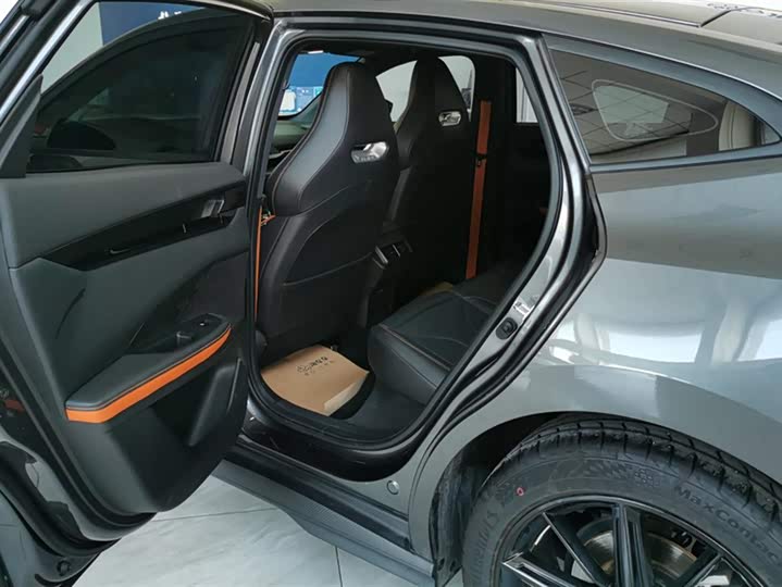 Фото 11 - Changan UNI-V