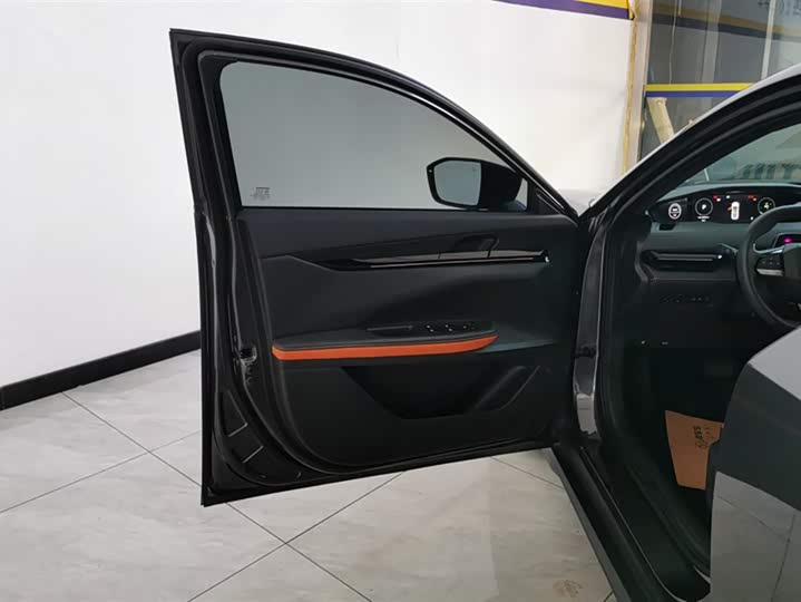 Фото 7 - Changan UNI-V