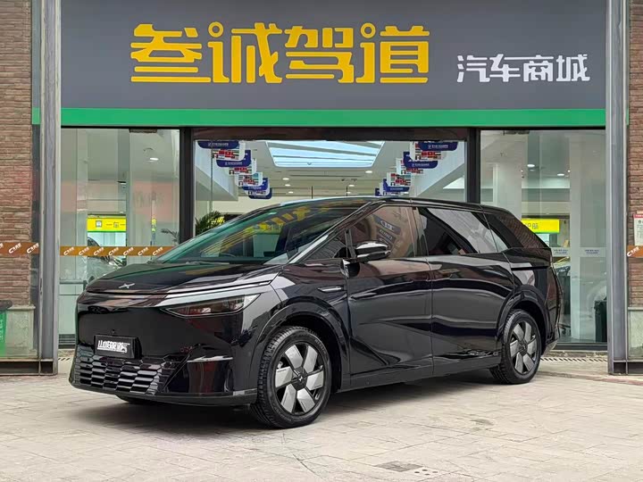 Фото 1 - XPeng X9