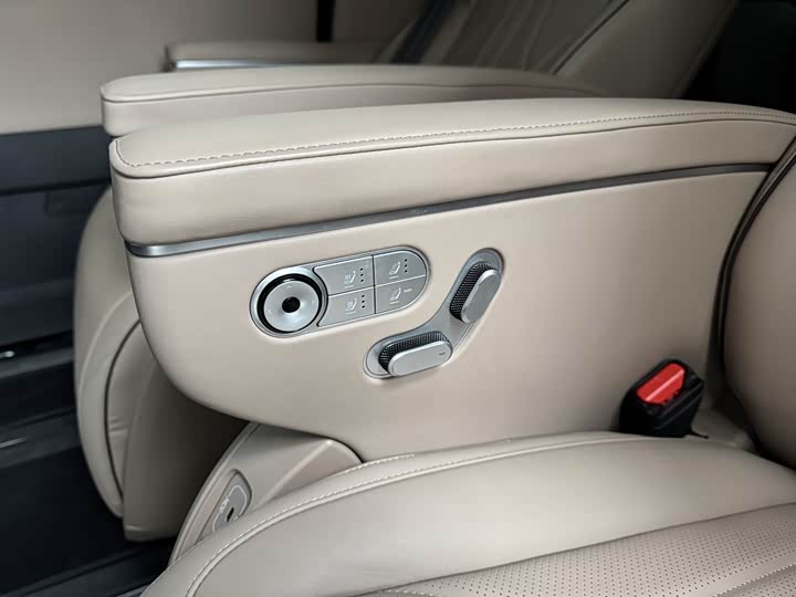 Фото 10 - XPeng X9