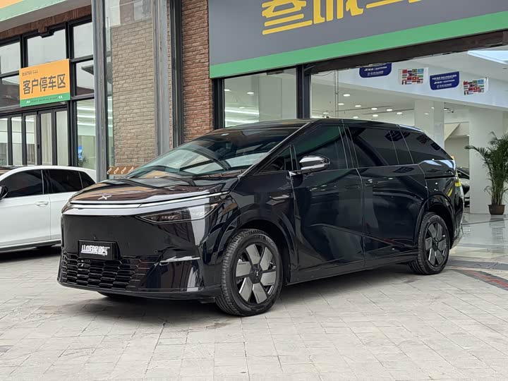 Фото 4 - XPeng X9