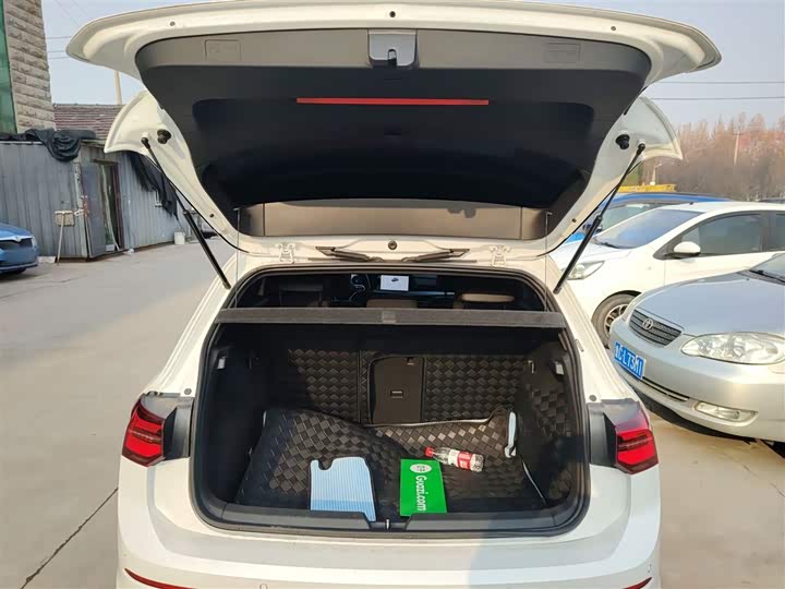 Фото 19 - Volkswagen Golf