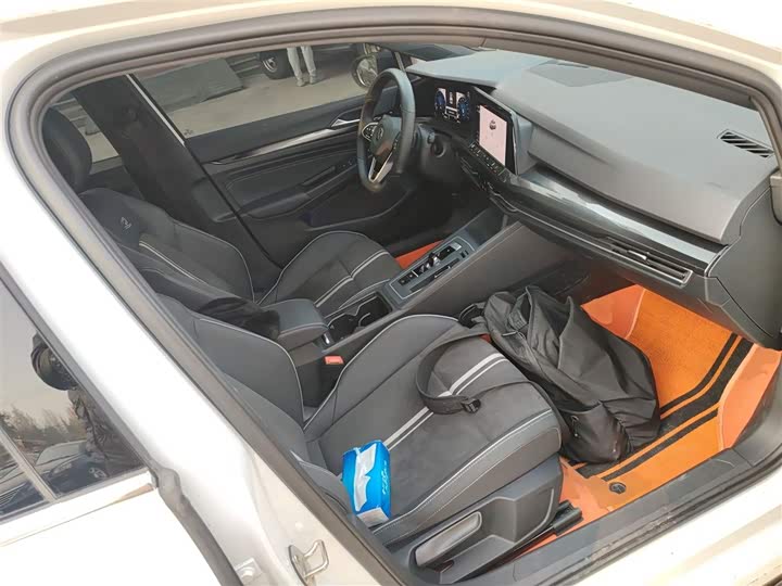 Фото 25 - Volkswagen Golf