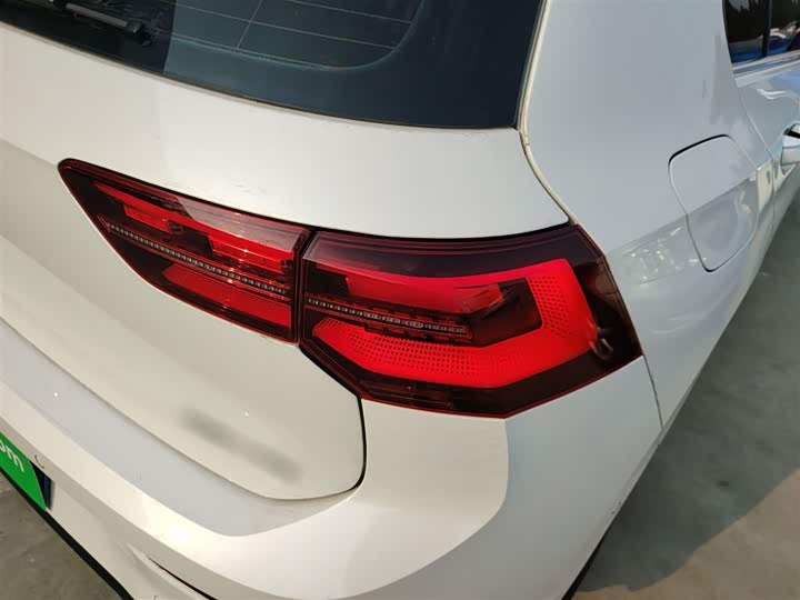 Фото 8 - Volkswagen Golf