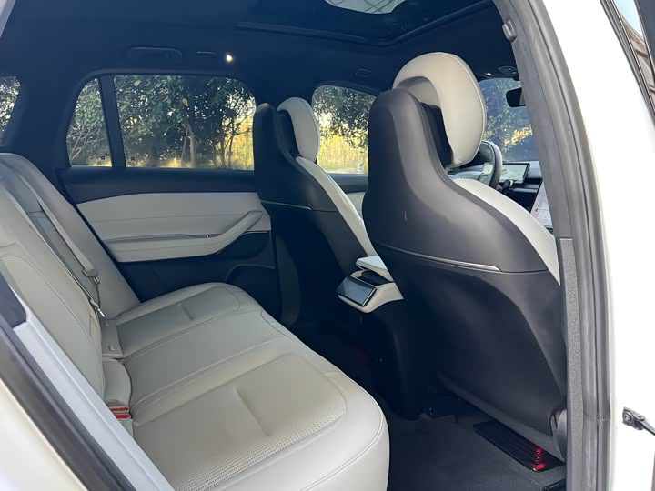 Фото 19 - Nio ES6