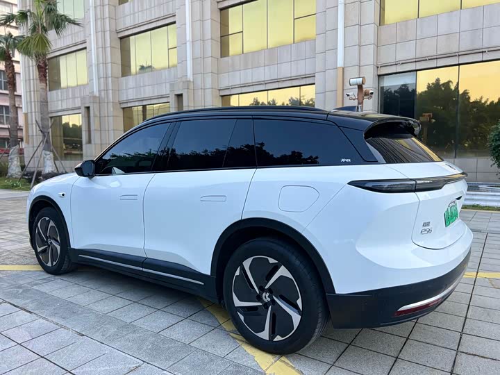 Фото 3 - Nio ES6