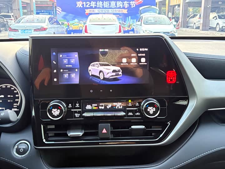 Фото 15 - Toyota Highlander