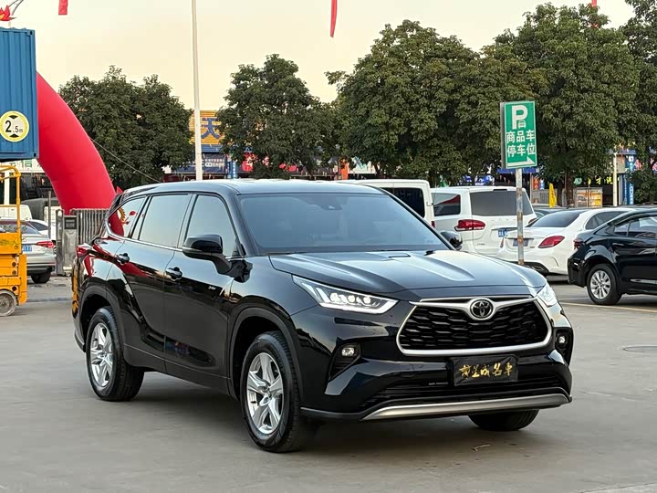 Фото 3 - Toyota Highlander