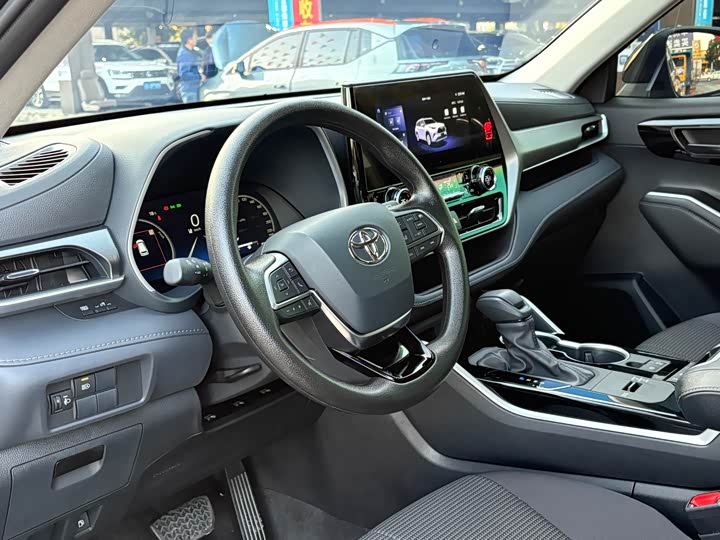 Фото 7 - Toyota Highlander