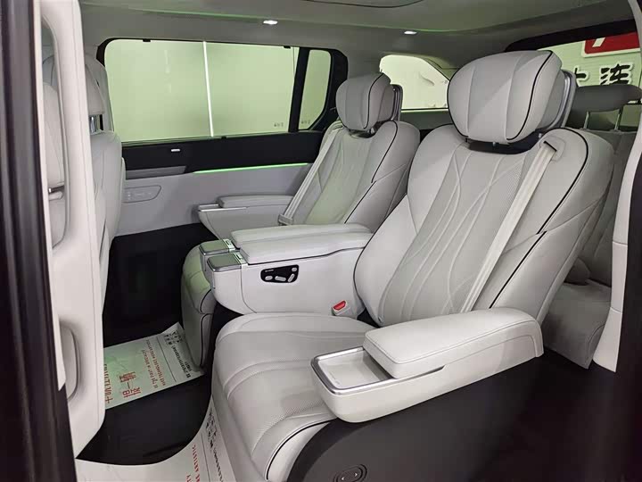 Фото 11 - XPeng X9