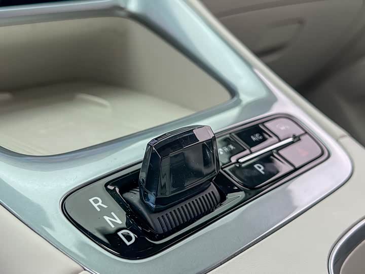 Фото 9 - Geely Galaxy Geome