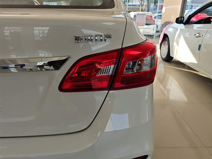 Фото 8 - Nissan Sylphy