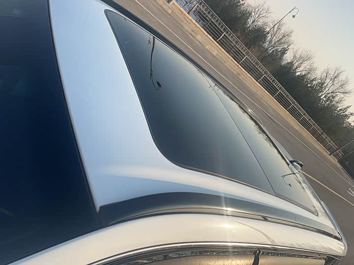 Фото 25 - Geely Atlas