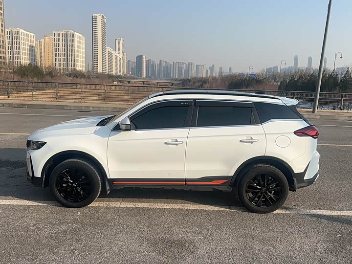 Фото 7 - Geely Atlas
