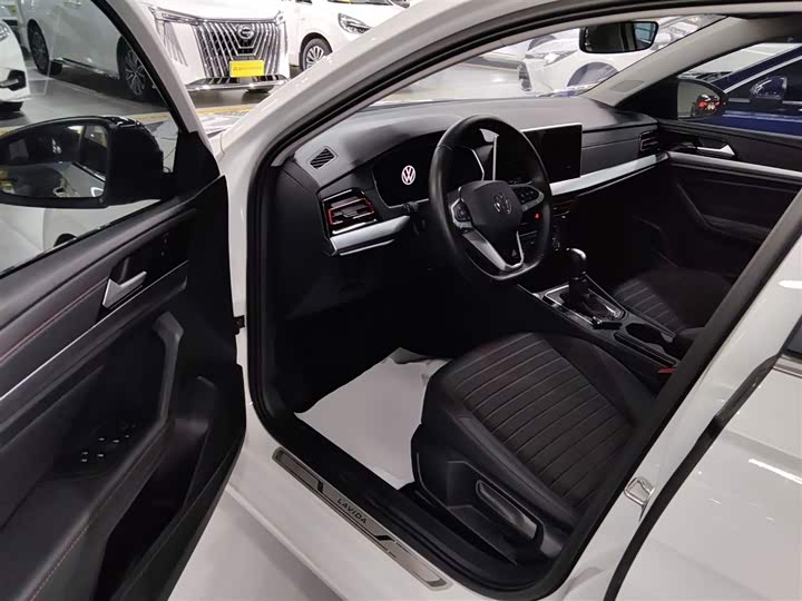 Фото 16 - Volkswagen Lavida