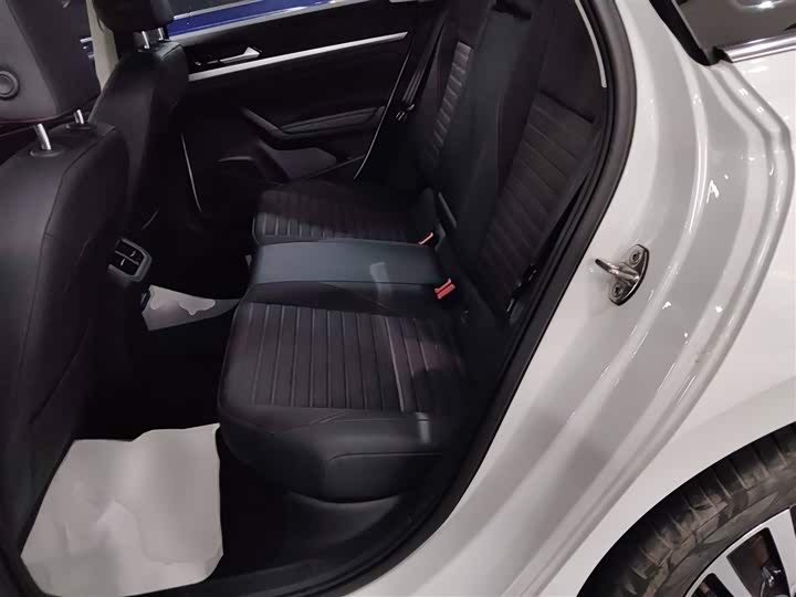 Фото 17 - Volkswagen Lavida